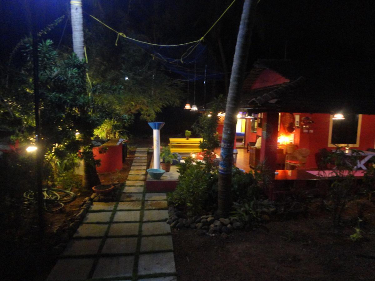 The Yuppi Hippi Female Hostel Anjuna Esterno foto